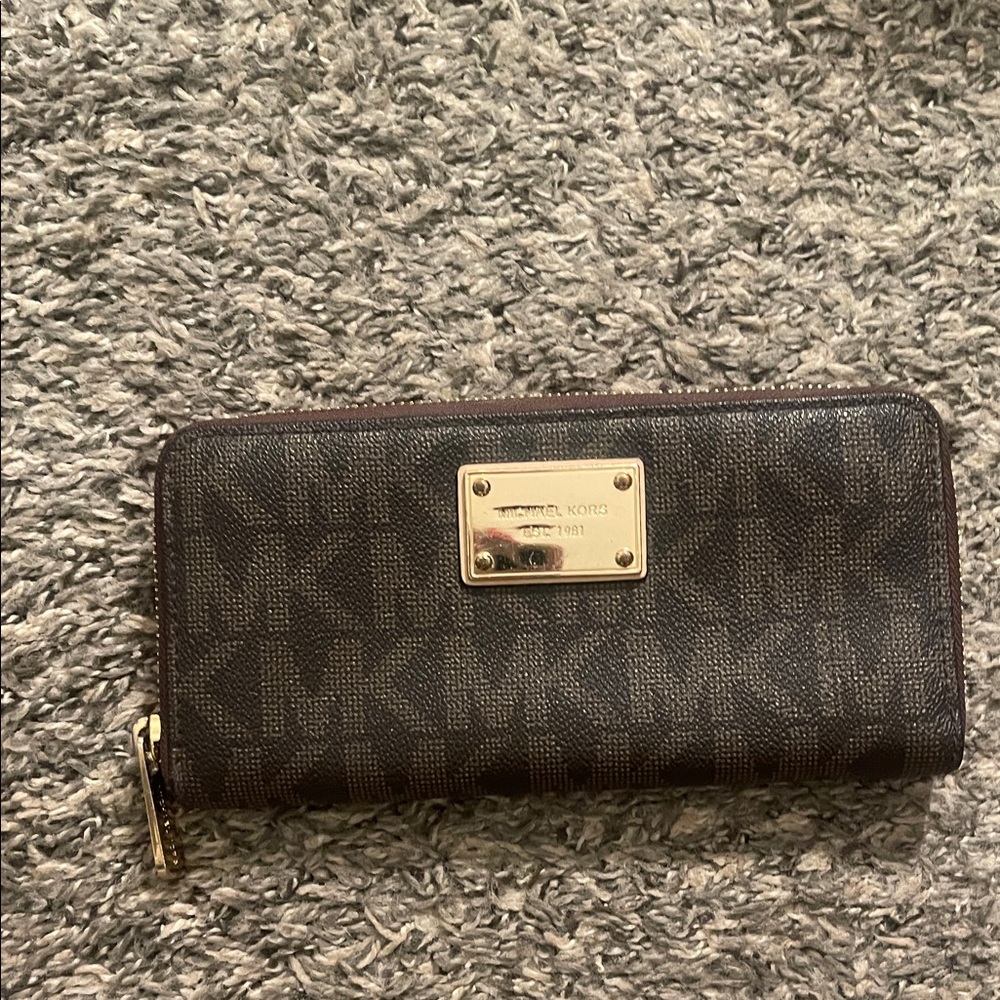 Michael Kors Brown Signature Zip Wallet
